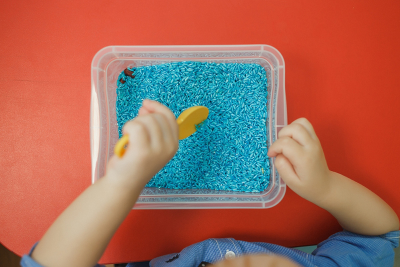 Simple sensory bins for indoor toddler activities