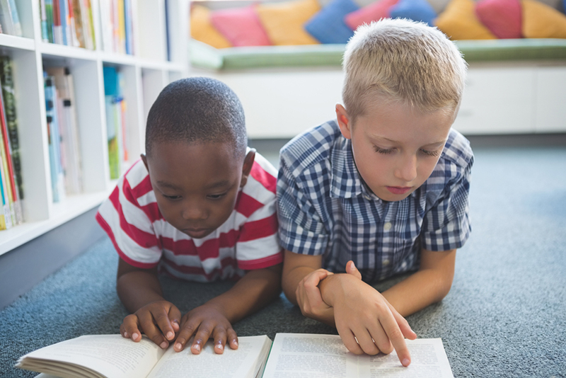 kids reading together